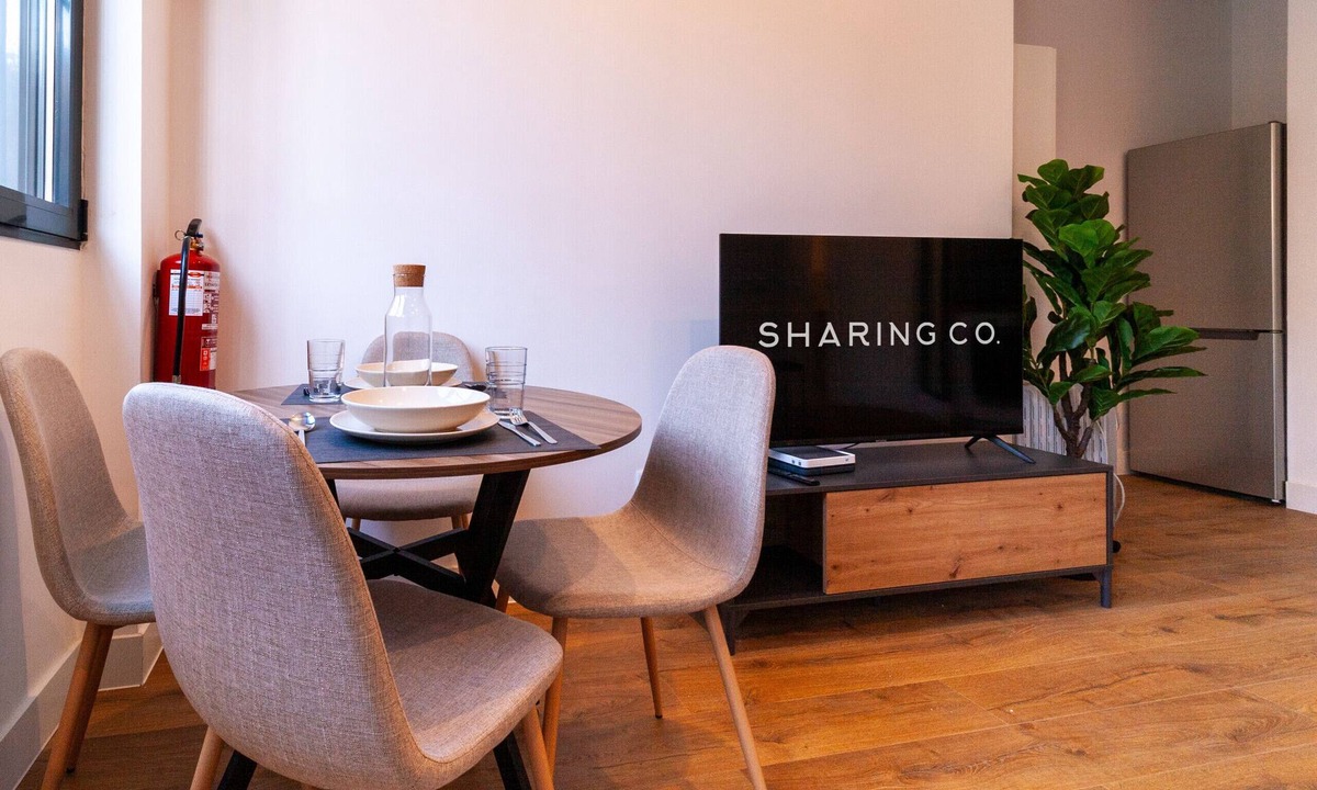 Almenara Apartment | Housing Simancas by Sharing Co