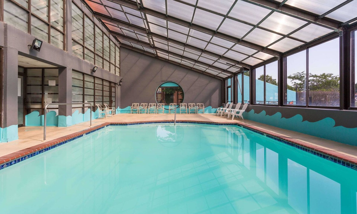 Lightfoot Hotel | Howard Johnson by Wyndham Williamsburg