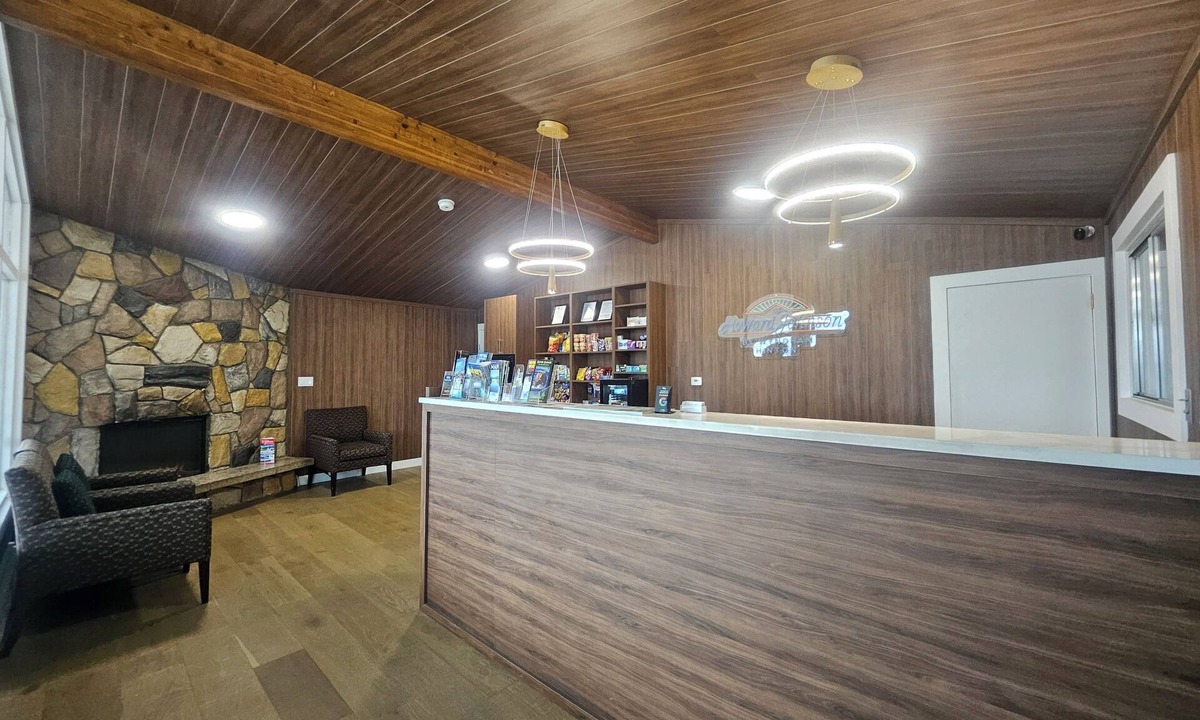 Hinton Hotel | Howard Johnson by Wyndham Hinton