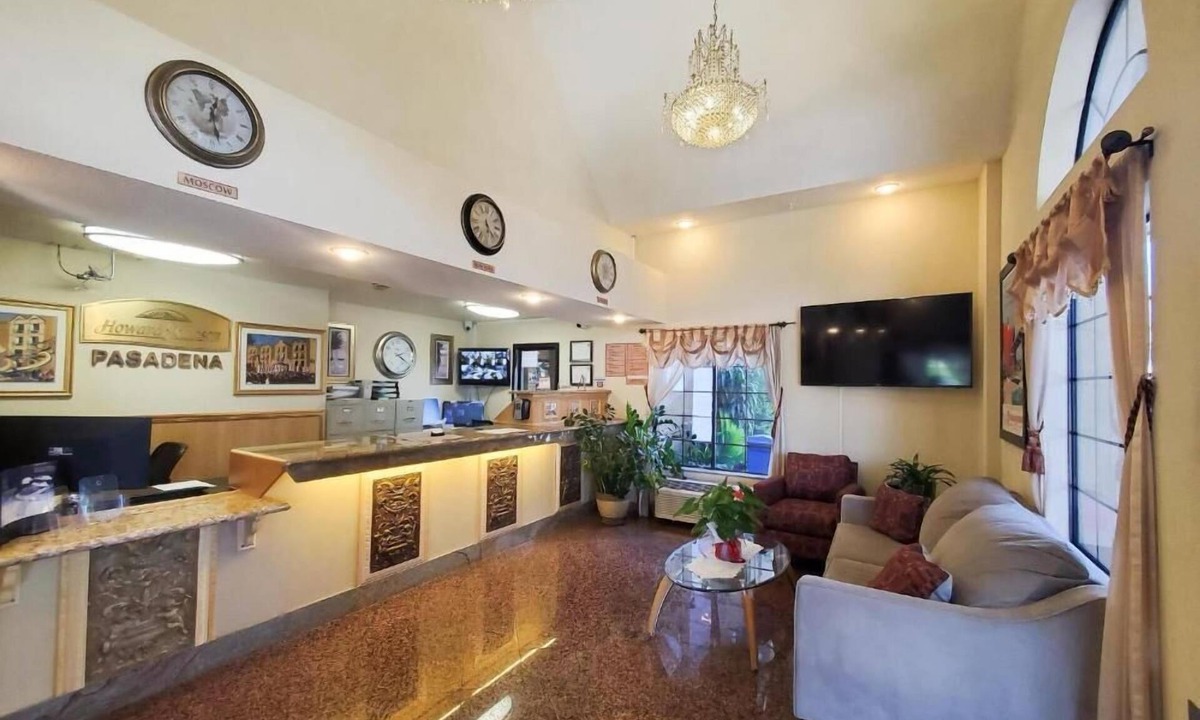 Pasadena Hotel | Howard Johnson by Wyndham Pasadena