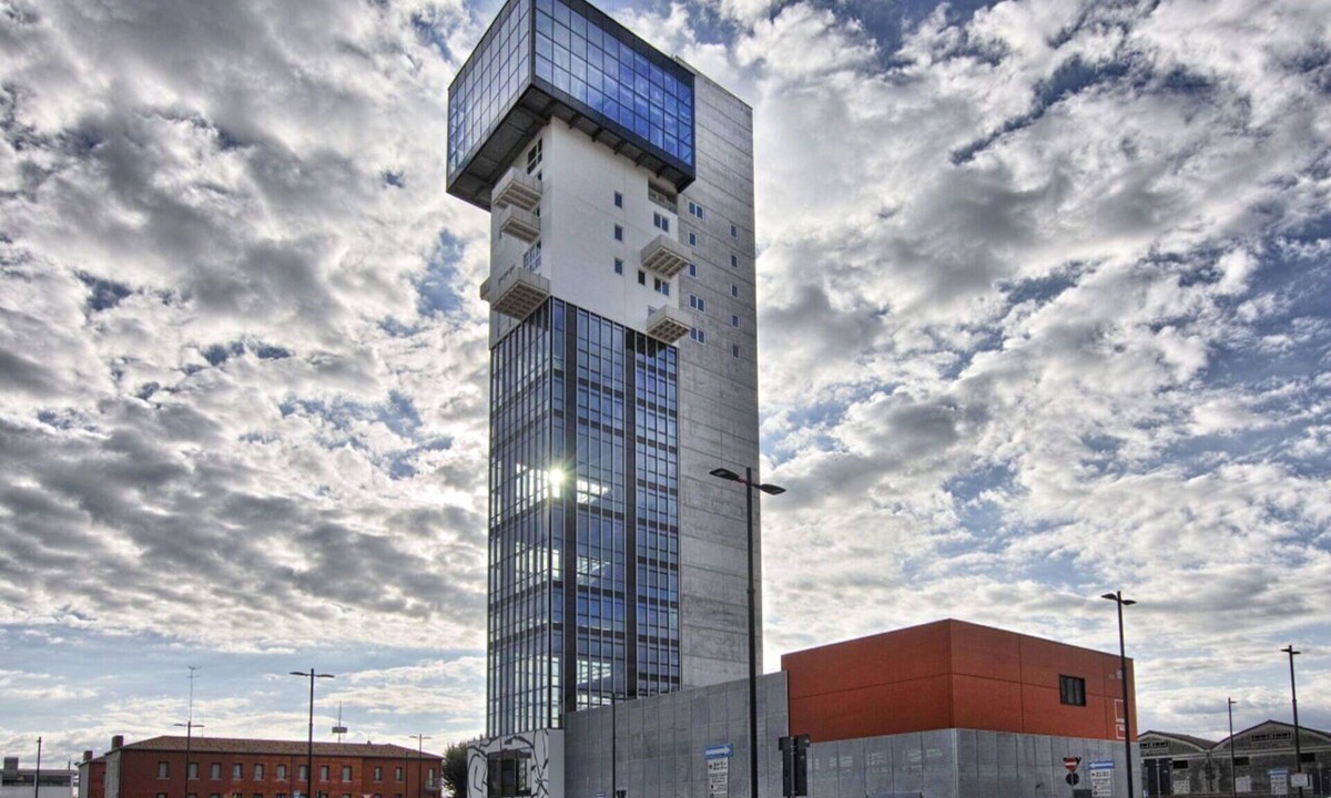 Mestre Apartment | Htm Tower - 401 Executive by Halldis
