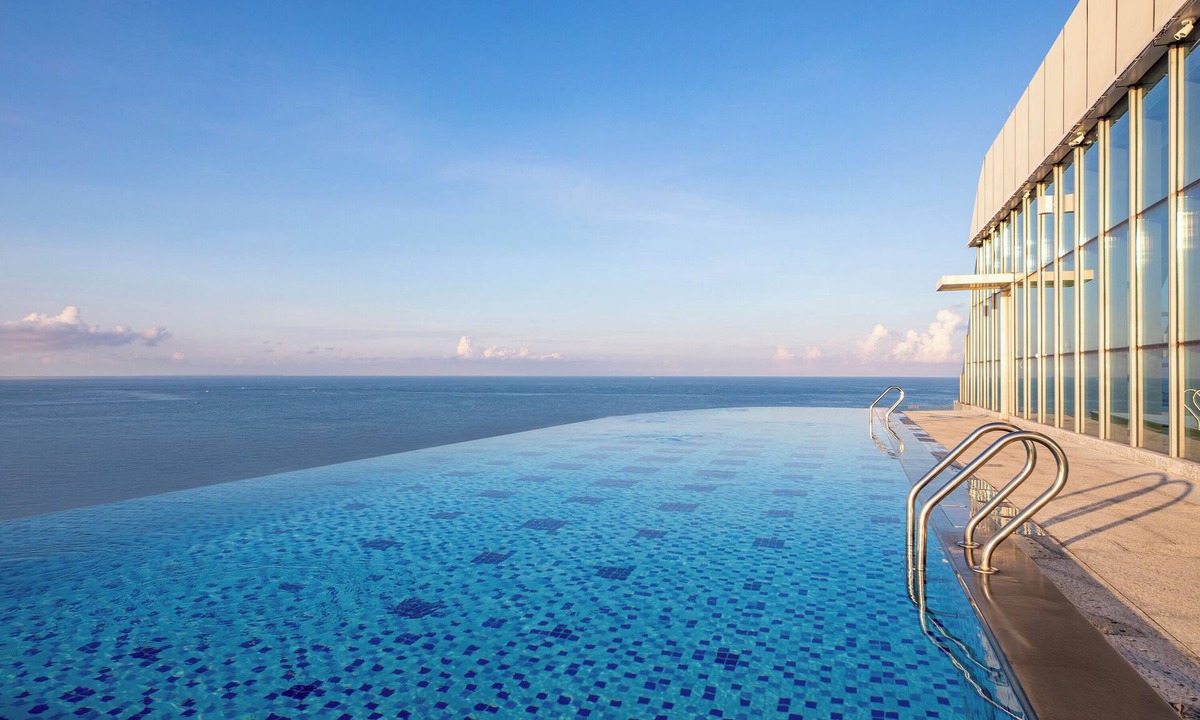 Yinhai Hotel | HUALUXE Resort Beihai Silver Beach by IHG