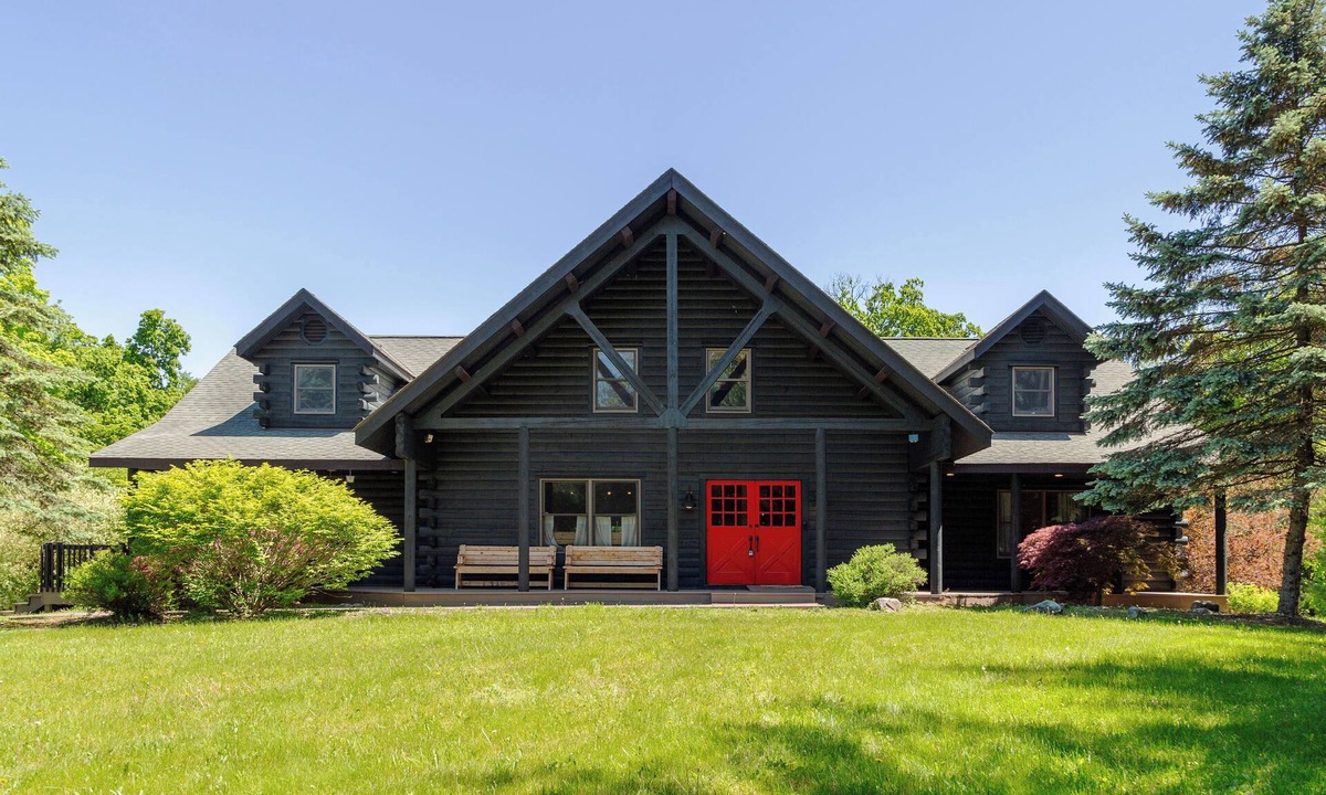 Clinton Corners Cabin | Hudson Valley Luxury Lodge w/Saltwater Pool, Yoga & Massage Room & Nature Trail