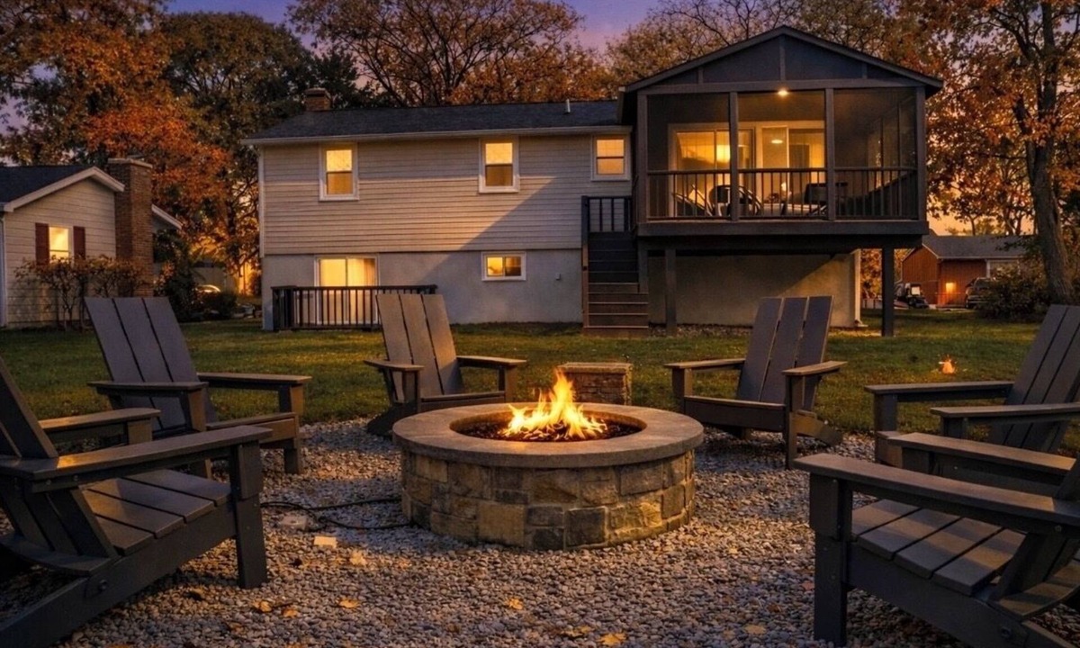 Cape Saint Claire House | Huge 4BR Home Sleeps 12, Firepit + Basement Bar, Downtown 10 Min, Parking