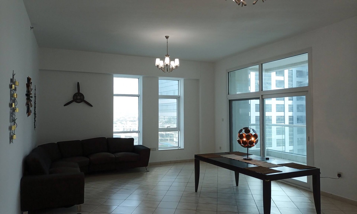Barsha Heights Apartment | Huge Barsha Heights 4 Bedroom in Heart of Dubai - Balconies, pool, gym, parking!