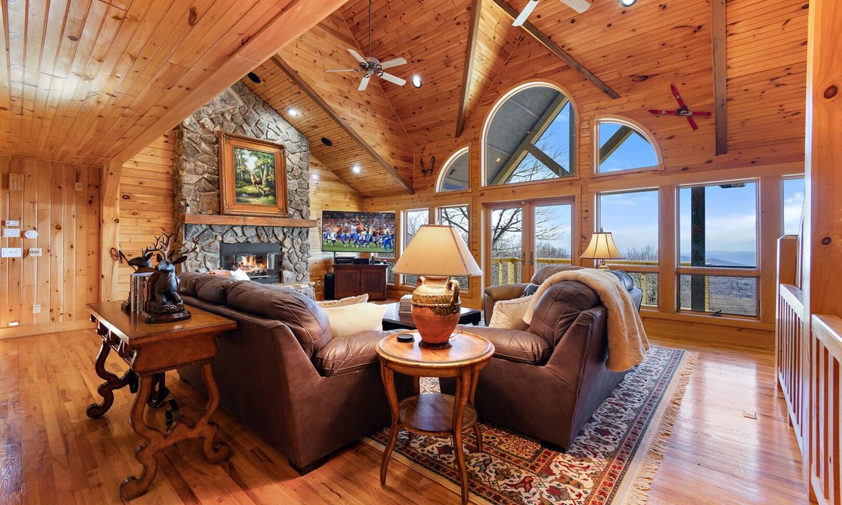 Beech Mountain Cabin | Huge Cabin on Beech Mountain