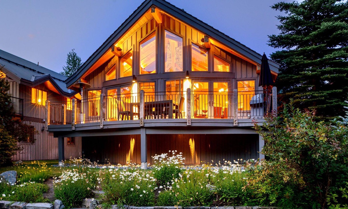 Nicklaus North House | Huge Golf Course Chalet- 5 Mins to Slopes
