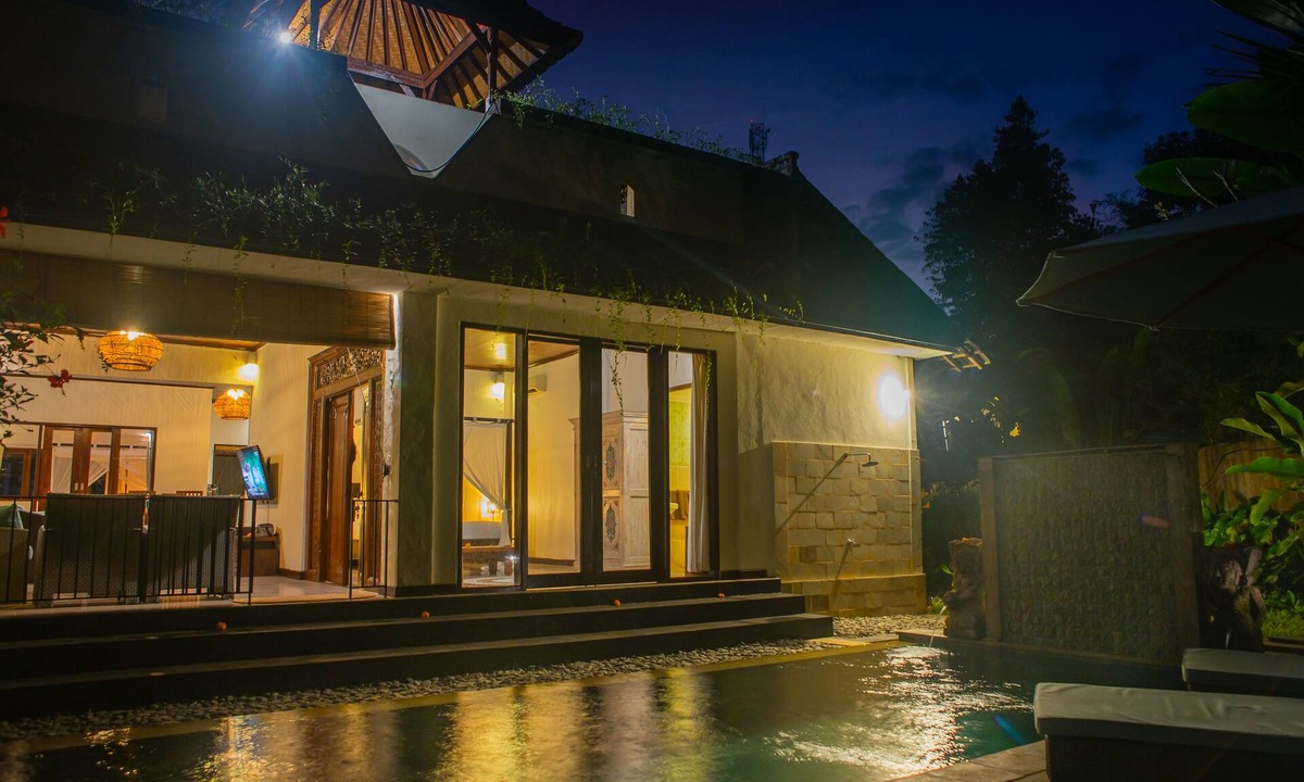 Kedewatan Villa | Huge Villa w/Pool and Spectacular Rooftop Patio!