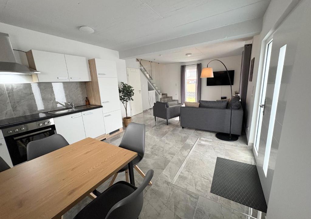 Laudenbach Apartment | HUGOS Design House - ruhig & modern