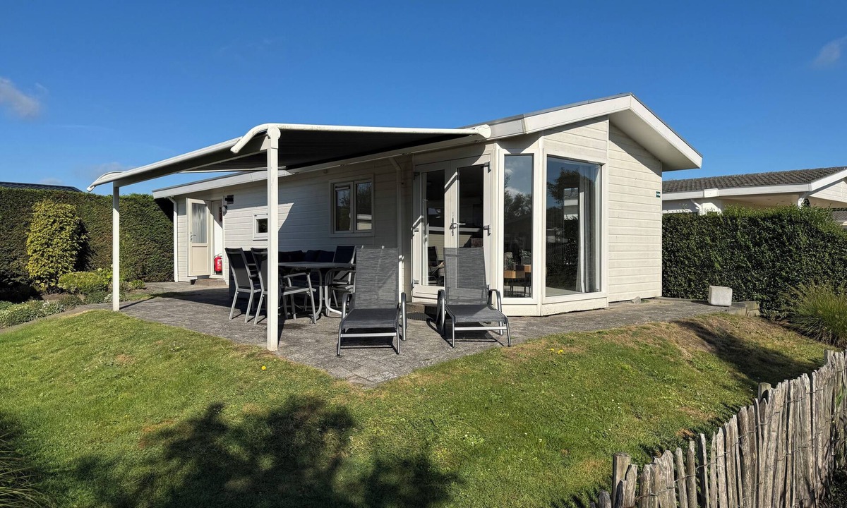 Breskens House | Huis Joschi Breskens: newly renovated, fenced, air conditioning, 150m to the beach