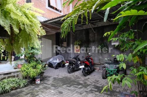 Catur Tunggal House | Huiz de Rico Guesthouse Syariah near Ambarrukmo Area