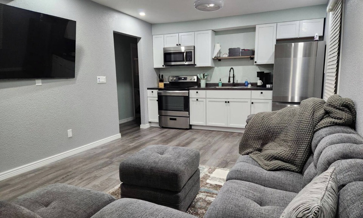 Scottsbluff House | Humble Home Charming 2-bedroom house with WiFi and AC in fantastic Scottsbluff