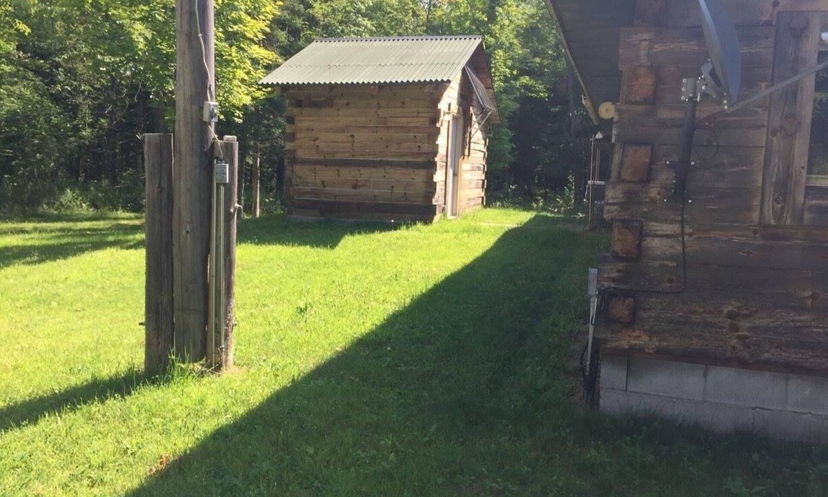 Delta County Cabin | Hunting Cabin/400 acre property 2000 sq foot camp cabin groups/individuals