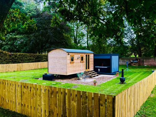 Bedale Other | Hut in the hall