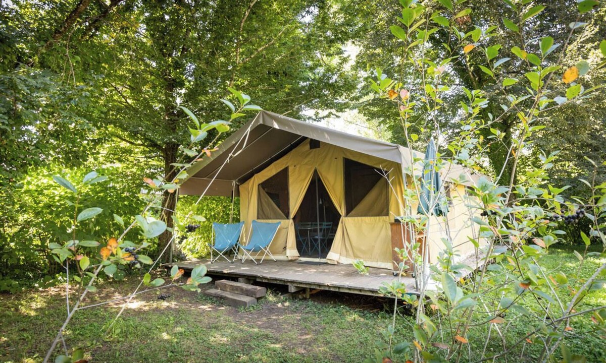 Beaulieu-sur-Dordogne RV Rental | Huttopia Beaulieu sur Dordogne