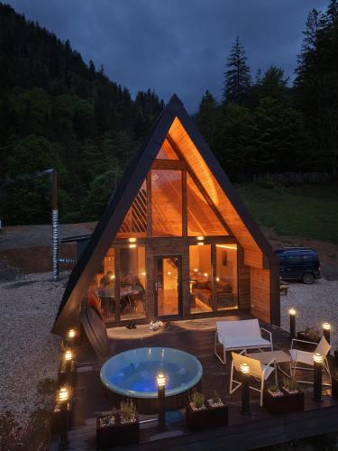 Brosteni Ski Chalet | Hyde Retreat