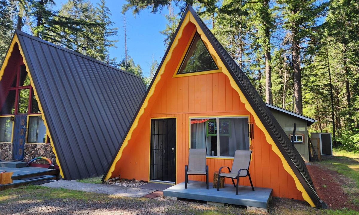 McKenzie Bridge Cabin | Hygge A-Frame: Pet friendly Forest Immersion! Gong-based Sound baths available