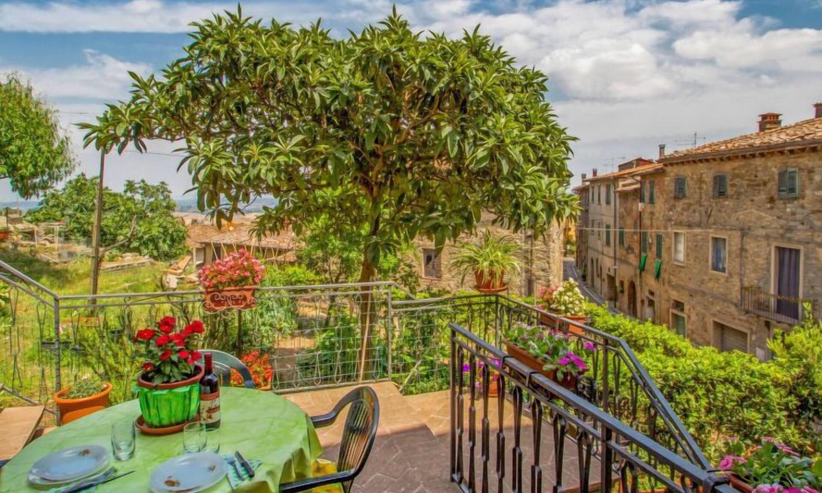 Chianni Apartment | I Capperi by Interhome