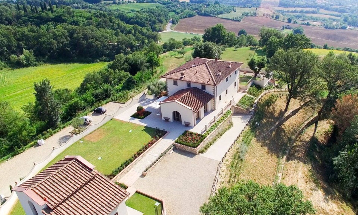 Reggello Villa | I Tebaldi - Eight Bedroom Villa, Sleeps 18