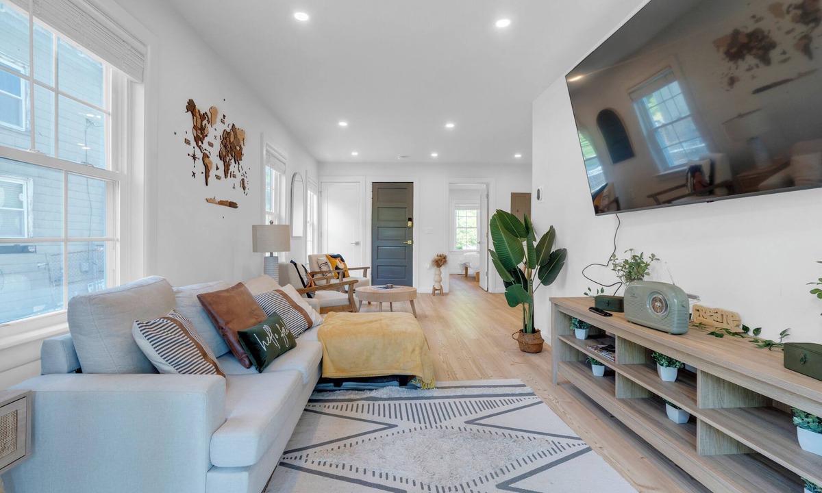 Salem Apartment | i Tranquil 3-Bedroom Getaway in Historic Salem, MA