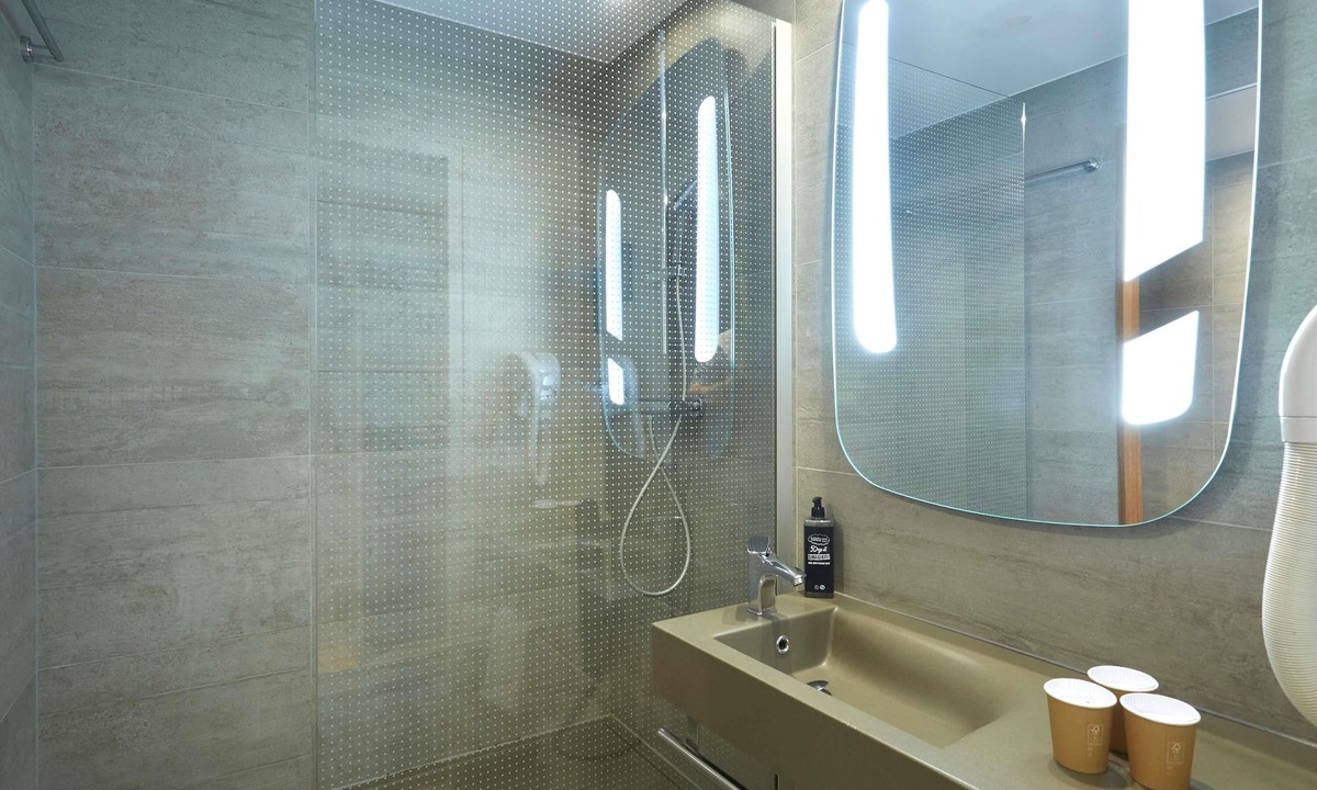Ambilly Hotel | ibis Annemasse