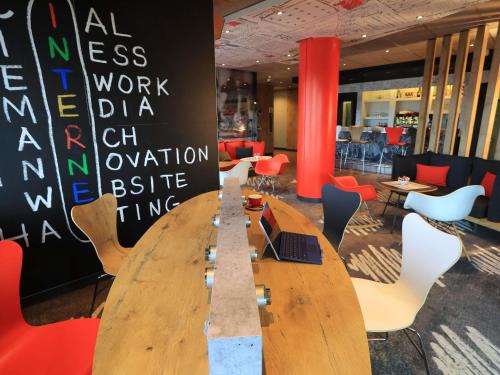 Aurillac Hotel | ibis Aurillac