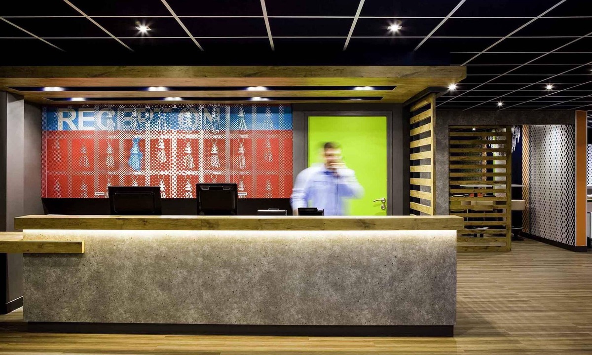 Grigny Hotel | ibis budget Grigny Centre