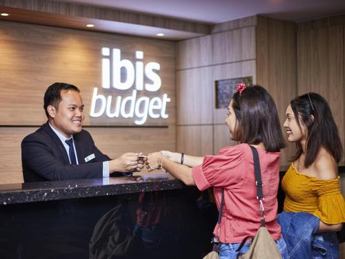 Red Light District Hotel | ibis budget Singapore Ruby