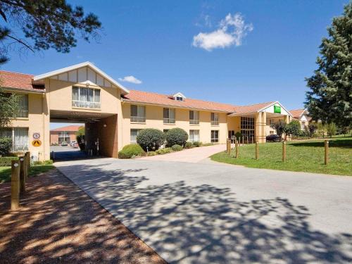 Narrabundah Hotel | ibis Styles Canberra