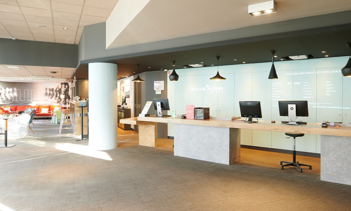 Yves Farge - Le Fleuve Hotel | ibis Styles Lyon Gerland