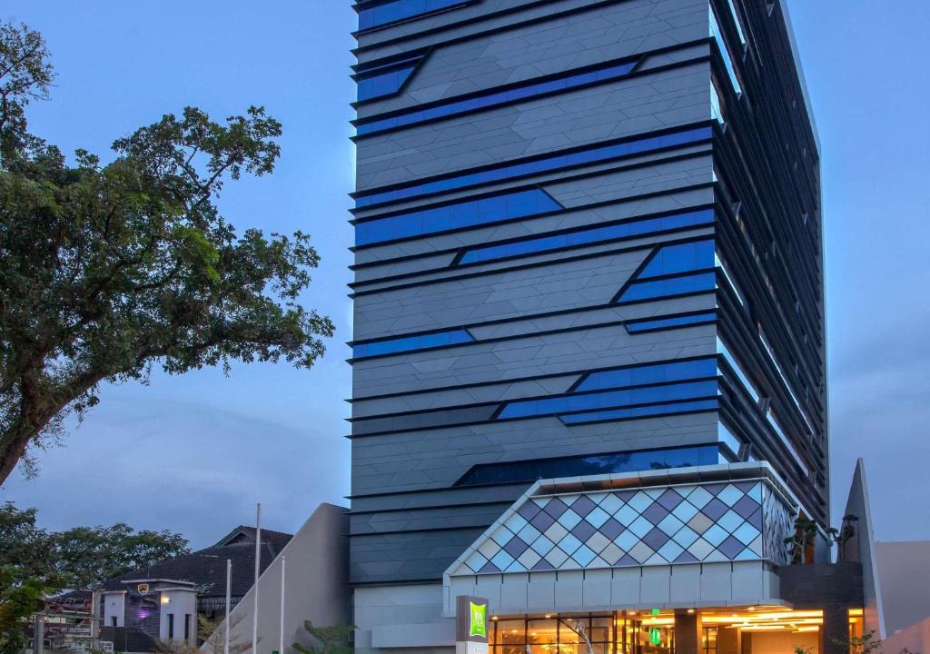 Medan Hotel | ibis Styles Medan Pattimura