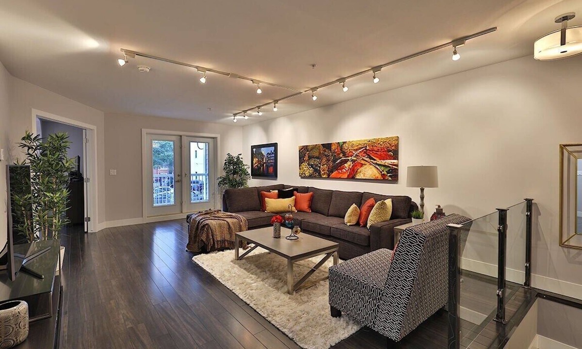 Downtown Edmonton Apartment | Ice District 2 Kings Private Parking Patio