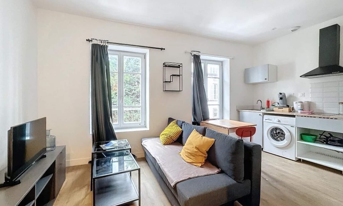 Sablon - Trudaine Apartment | Ideal group building - Near train station (19 people)