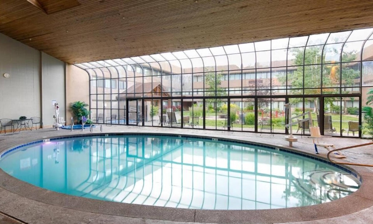 Kalispell House | Ideal Location! Onsite Pool, Free Parking, Minutes to Hockaday Museum of Art!