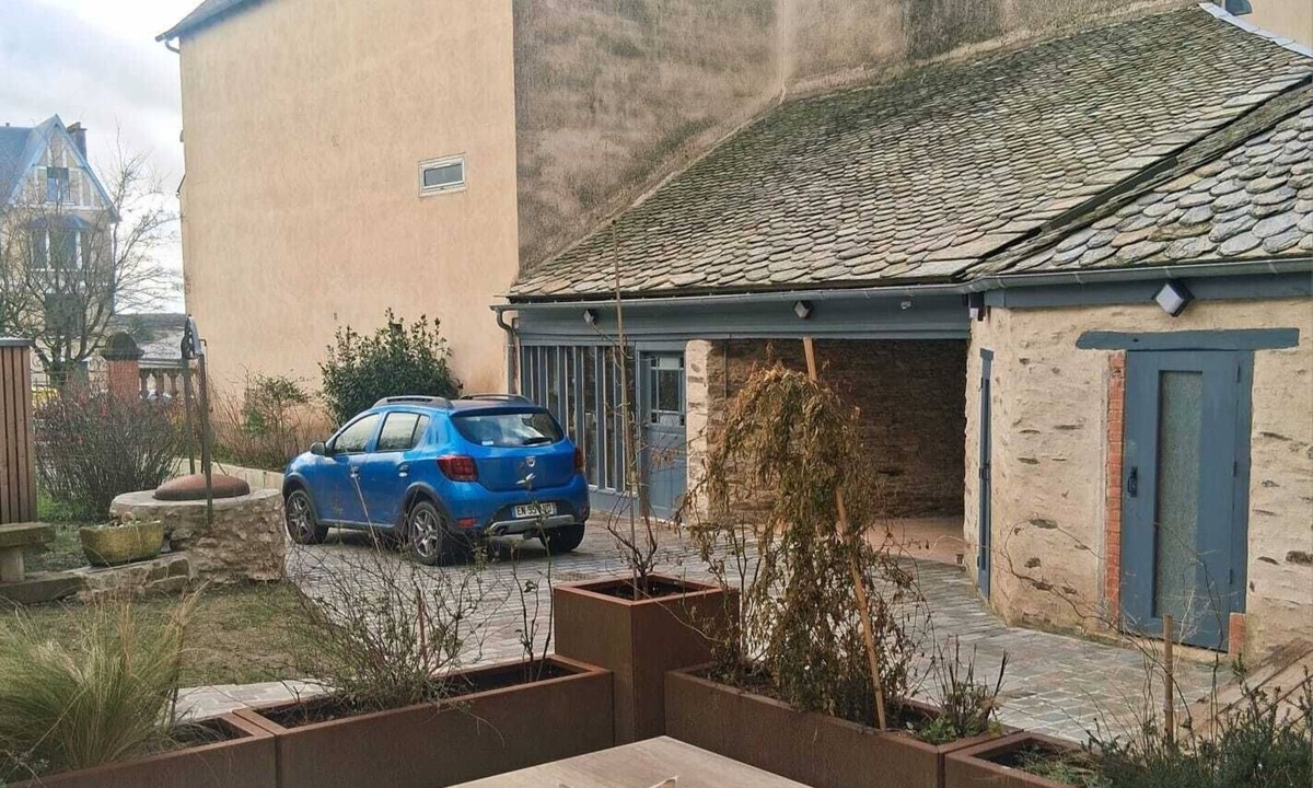 Naucelle Apartment | Ideal self-contained apartment in a charming house in the center of town