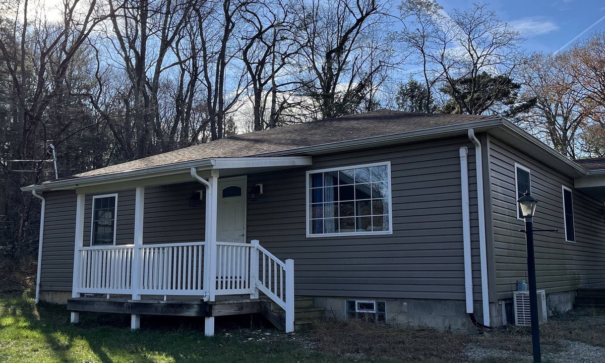 Rector House | Ideal spot for fall adventures - 10 min. from Ligonier. Pets welcome.