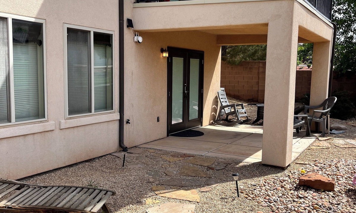 St. George Apartment | Ideally located 3 Bedroom yet tucked away in a secluded and quiet neighborhood