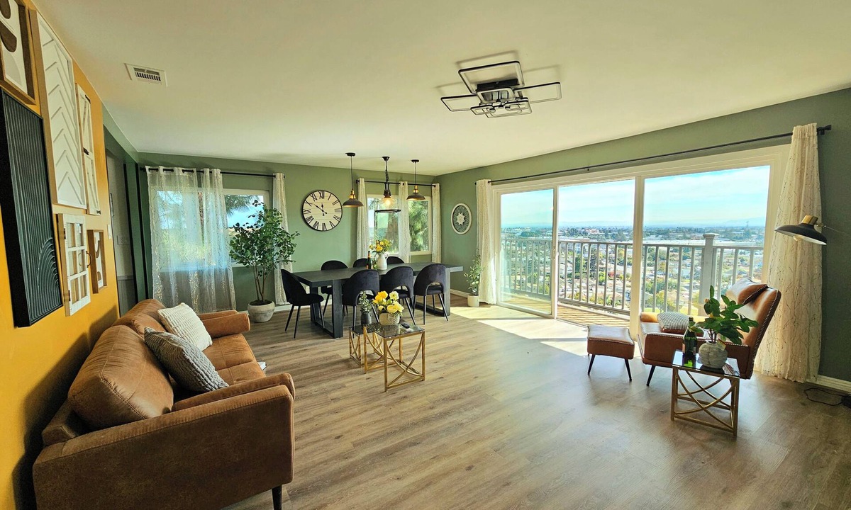 Los Angeles Apartment | Ideally located, easy access, & stunning city views! with king size bed.