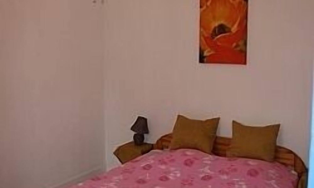Canet-en-Roussillon Cottage | Idyllic Gite With Pool On Chateau Wine Estate