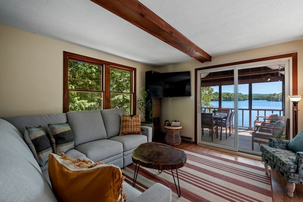 Locke Lake Colony Cabin | Idyllic Lakeside Getaway in Barnstead, New Hampshire