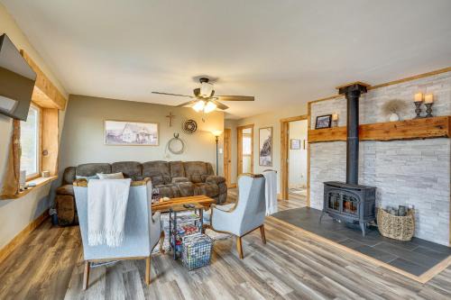 Beulah House | Idyllic Rye Cabin: Deck w/Mountain Views!