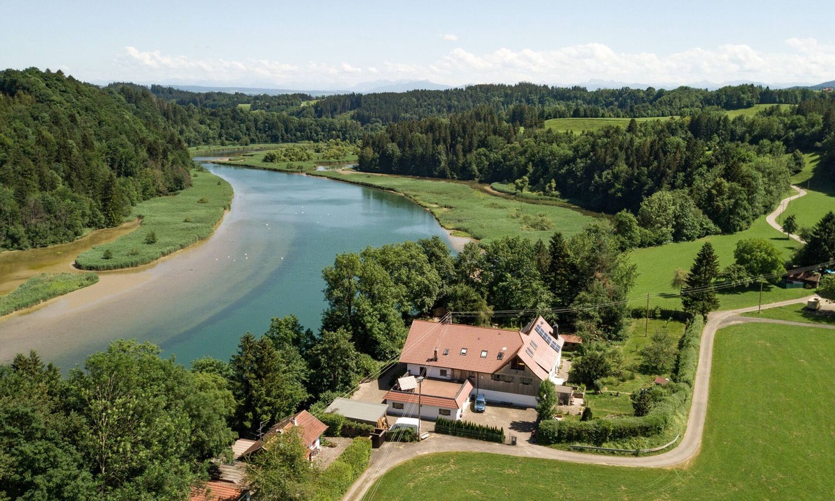 Altusried Apartment | Idyllic vacation apartment with 2 bedrooms and balcony in the house on the Iller