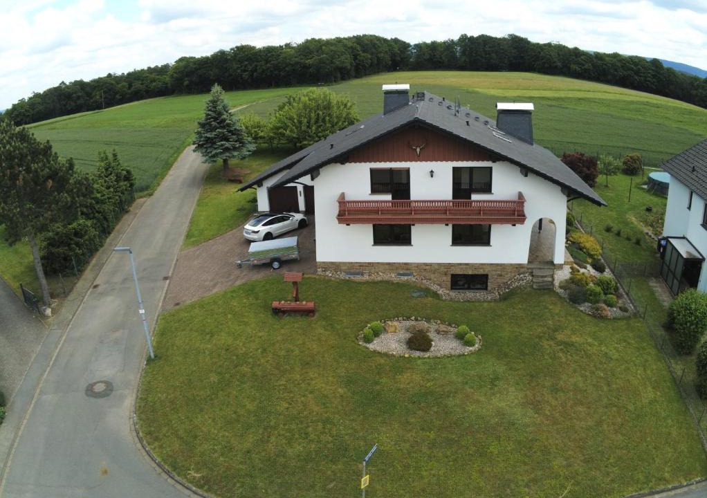 Hitzerode Villa | Idyllisches Ferienhaus “Werra Ausblick” am Meißner