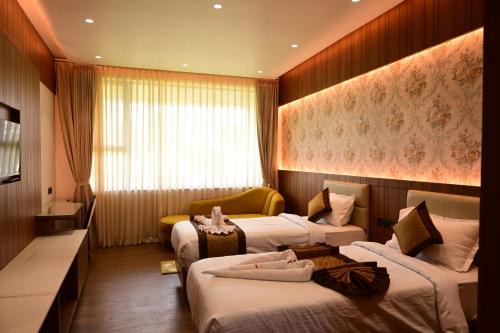 Mysore Hotel | IJ Crowne