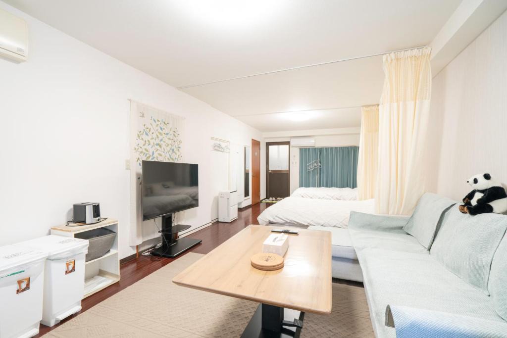 Kamiikebukuro Apartment | Ikebukuro East Exit Queen Bed Room, 2F