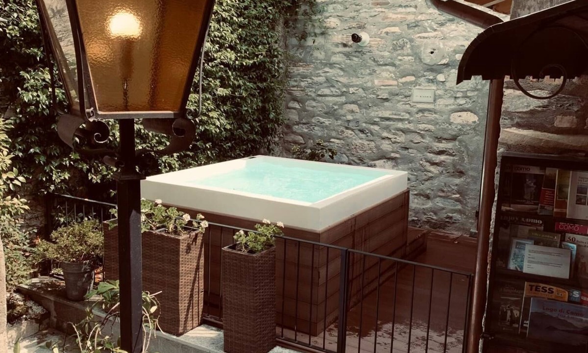 Albate House | Il Borghetto di Torno - The Little One