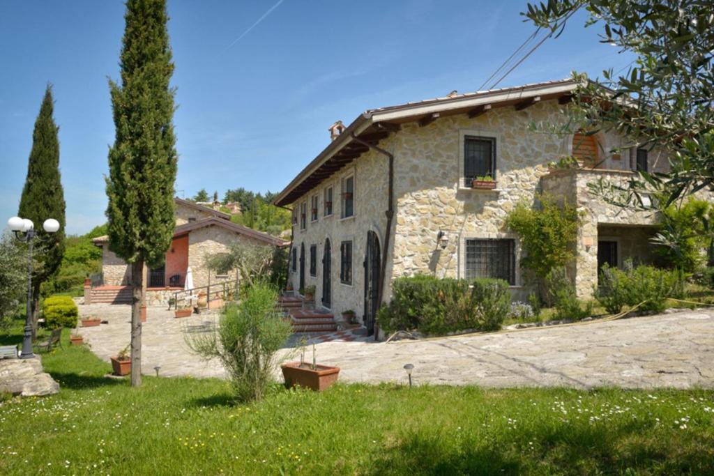 Castel San Pietro Romano Apartment | Il Casale Delle Ginestre