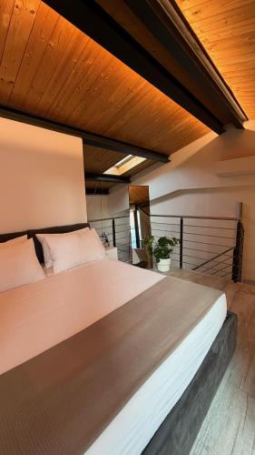 Bolognina Apartment | Il Cavedio Bright Design Loft Near Station & Fair
