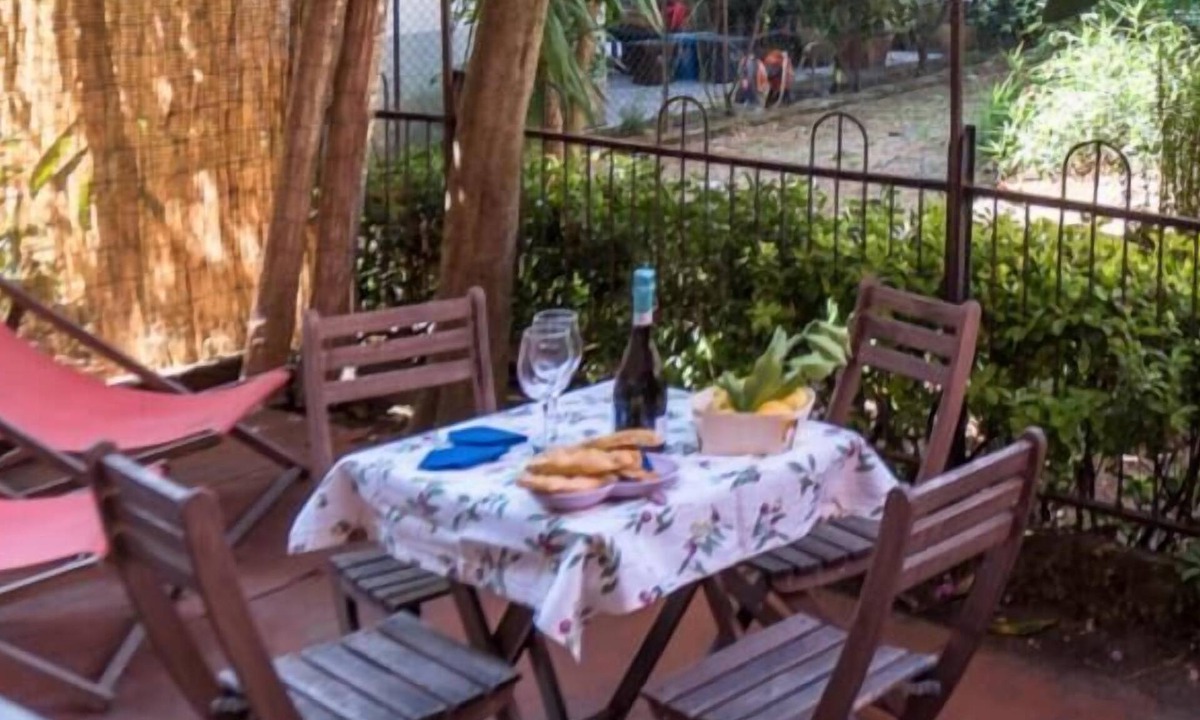 Cinque Terre Apartment | Il Giardino di Ada Ground Floor Studio with AC and Patio