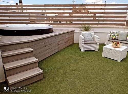 Neviano House | Il Panoramico - Terrazza e Jacuzzi